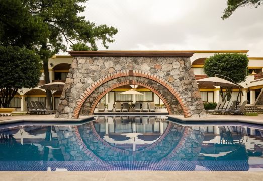 Imperio de AngelesHotel Overview