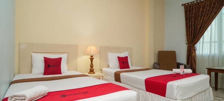 红多兹Plus酒店-近UIN班贾尔马辛(RedDoorz Plus Near Uin Banjarmasin)图片