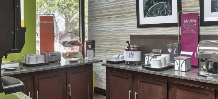 希尔顿欢朋酒店-诺福克海军基地(Hampton Inn Norfolk-Naval Base)图片