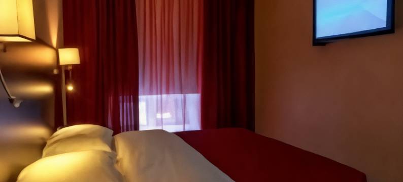 班轮酒店(Lajner Hotel)图片