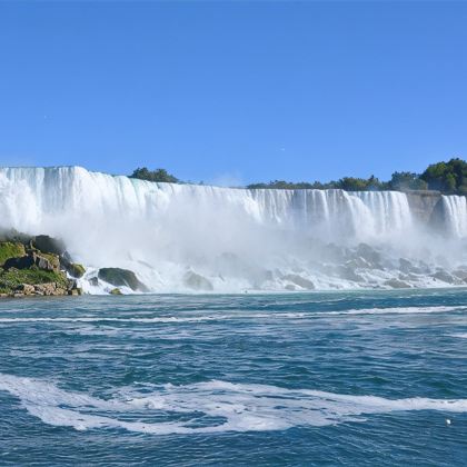 美国纽约+尼亚加拉瀑布+沃特金斯格伦+多伦多多伦多大学+渥太华+蒙特利尔+魁北克城9日8晚跟团游
