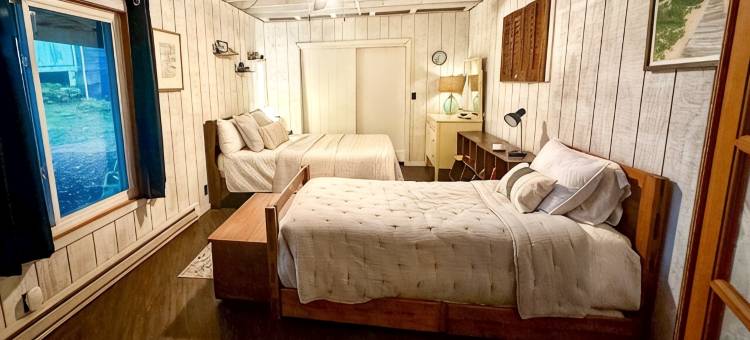 Spacious 5-bedroom A-Frame in South Haven with view of Lake Michigan图片