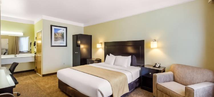 盖洛普 I-40 出口 20 号凯艺套房酒店(Quality Inn & Suites Gallup I-40 Exit 20)图片