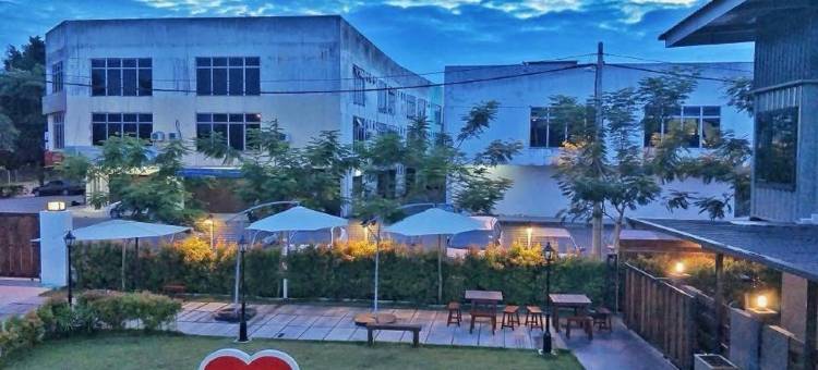 居銮集装箱酒店(Kluang Container Swimming Pool Hotel)图片