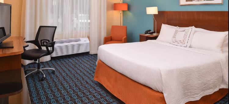 圣查尔斯温德姆贝蒙特酒店(Baymont by Wyndham St. Charles)图片