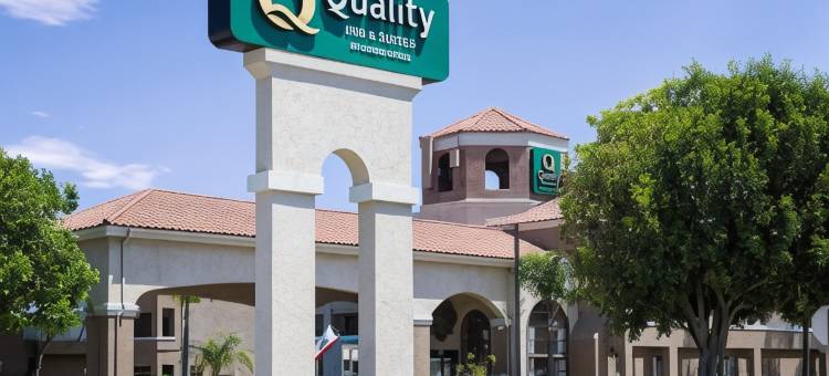 卡马里奥-奥克斯纳德凯艺套房酒店(Quality Inn & Suites Camarillo-Oxnard)图片