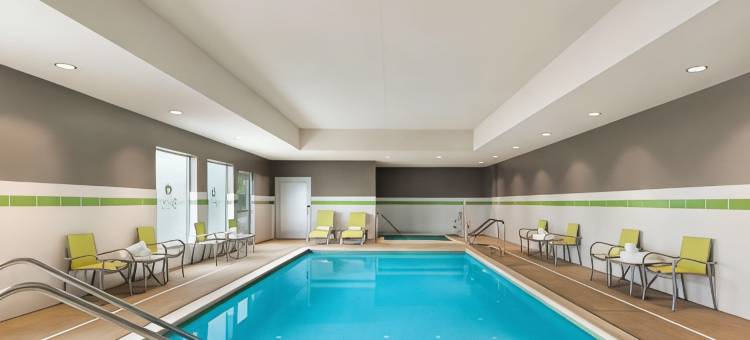 伯灵顿拉昆塔温德姆套房酒店(La Quinta Inn & Suites by Wyndham Burlington)图片