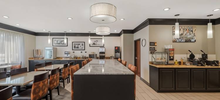 南平原贝斯特韦斯特套房酒店(Best Western South Plains Inn  Suites)图片