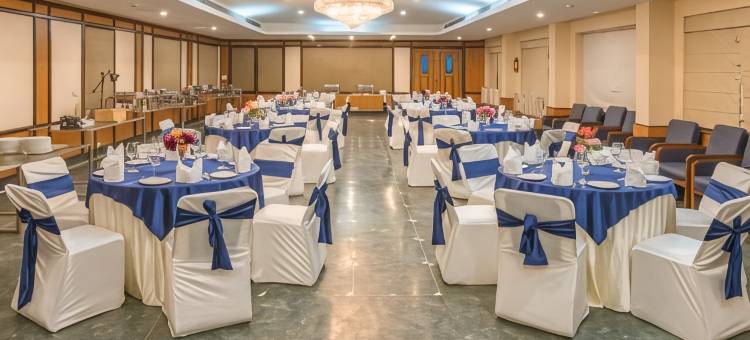 马德胡班萨罗瓦尔门廊慕苏里(Madhuban Sarovar Portico Mussoorie)图片