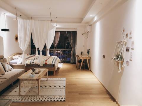 静静公寓(欢乐大道分店)