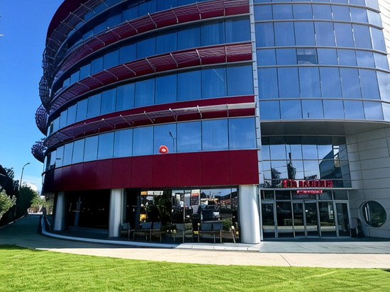 温德姆华美达布加勒斯特奥托佩尼机场酒店