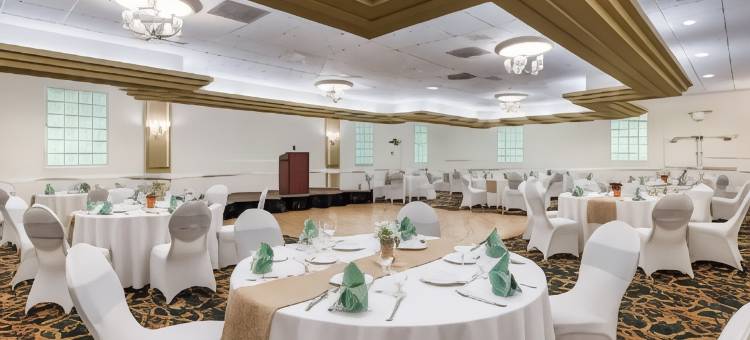 千橡市贝斯特韦斯特优质酒店(Best Western Plus Thousand Oaks Inn)图片