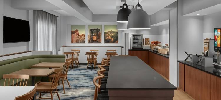 圣塔克拉里塔巴伦西亚万枫酒店(Fairfield Inn Santa Clarita Valencia)图片