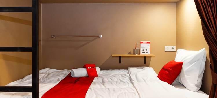 新邦利马迪潘斋坦红多兹青年旅馆(RedDoorz Hostel @ di Panjaitan Simpang Lima)图片