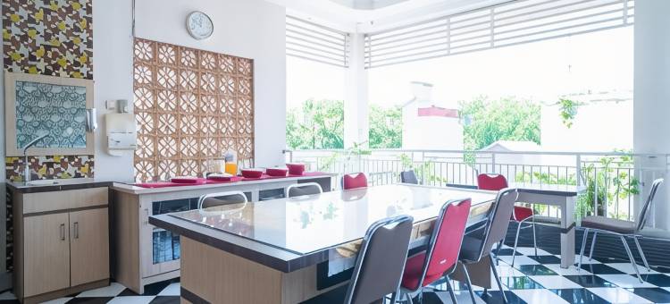 RedDoorz Syariah Near Lapangan Dwiwarna Barabai图片