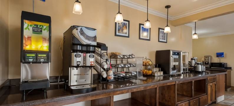 萨利纳斯谷贝斯特韦斯特优质套房酒店(Best Western Plus Salinas Valley Inn  Suites)图片