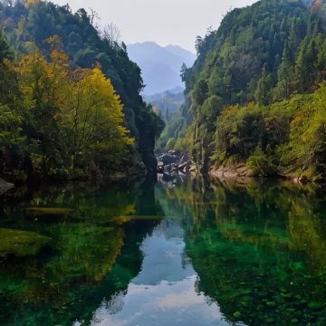 六安+皖西大裂谷+大别山石窟+安徽省皖西博物馆3日2晚私家团