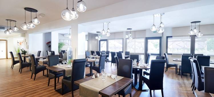 三大山酒店，格勒诺布尔南克莱(Hôtel des Trois Massifs, Grenoble Sud Claix)图片