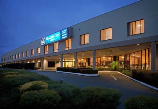 Garden City Hotel, Signature Collection Hotel Overview