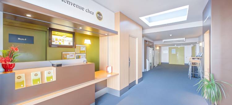 里昂圣博内米普兰民宿酒店(B&B Hotel Lyon Saint-Bonnet Mi-Plaine)图片