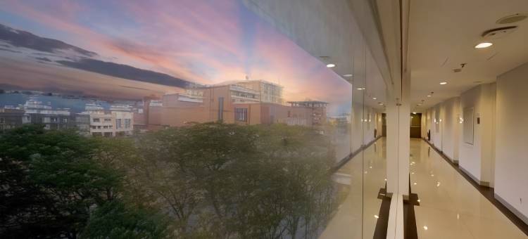 万鸦老瑞兹臻选梅加玛斯酒店(Whiz Prime Hotel Megamas Manado)图片