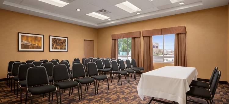 温尼伯机场戴斯套房酒店(Days Inn & Suites by Wyndham Winnipeg Airport Manitoba)图片