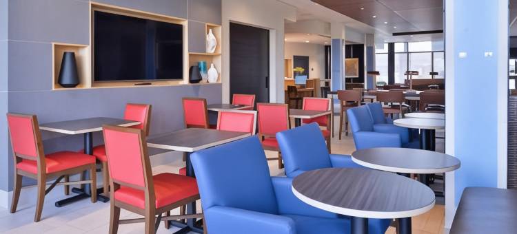 Holiday Inn Express & Suites Olathe West图片