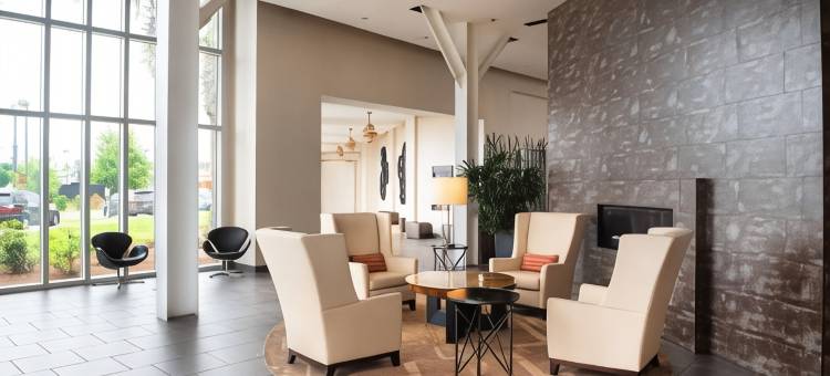 希尔顿逸林套房酒店-查尔斯顿机场(DoubleTree by Hilton Hotel and Suites Charleston Airport)图片