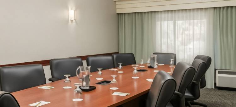 迈尔斯堡75号州际公路及湾岸中心万怡酒店(Courtyard Fort Myers at I-75 and Gulf Coast Town Center)图片