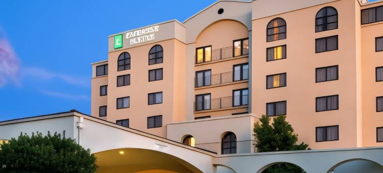格林斯伯勒机场希尔顿安泊套房酒店(Embassy Suites by Hilton Greensboro Airport)图片