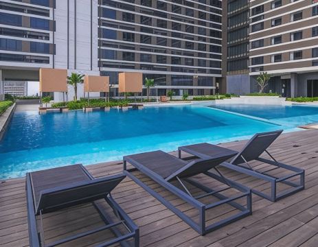 2BR Collins W/ Pool Hotel Overview