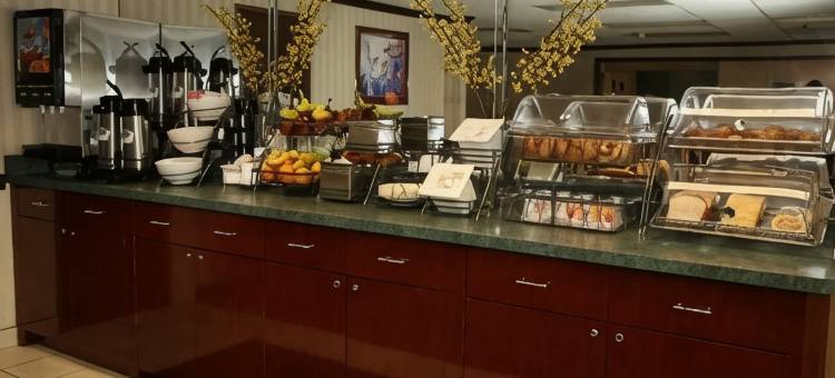 西卡拉马祖温德姆呗盟酒店(Baymont by Wyndham Kalamazoo West)图片