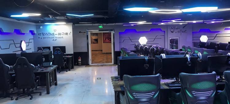 长春联芯电竞酒店(吉大二院亚泰院区南关地铁站店)图片