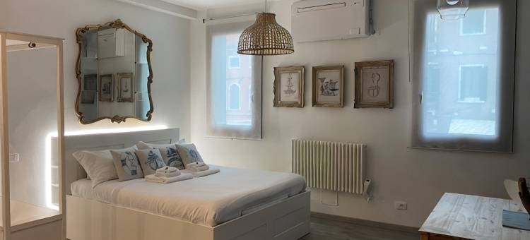Vetrai House - Overlook Canal in Murano - Venice图片