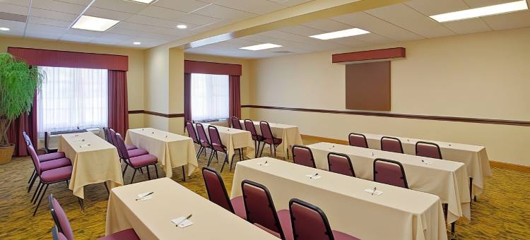 戈尔兹伯勒丽怡酒店(Country Inn & Suites by Radisson, Goldsboro, NC)图片