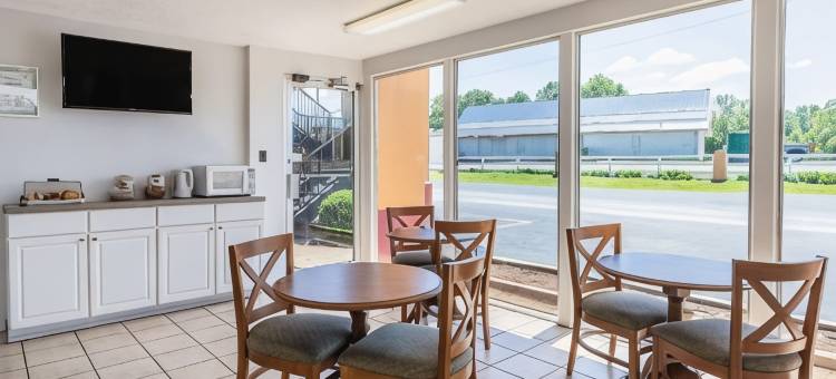 罗德威酒店-丹麦-杰克逊(Rodeway Inn Denmark-Jackson)图片