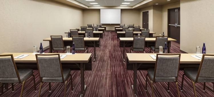 芝加哥布鲁明戴尔万怡酒店(Courtyard Chicago Bloomingdale)图片