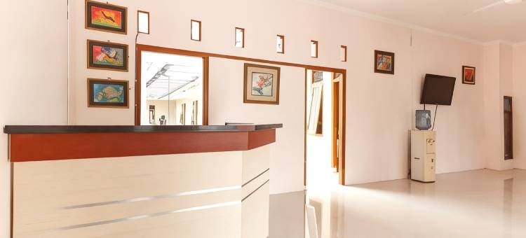 红多兹酒店-巴勒卡邦城市公园(RedDoorz Near Balekambang City Park)图片