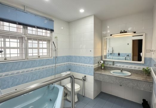 Melon Resort Hotel Overview