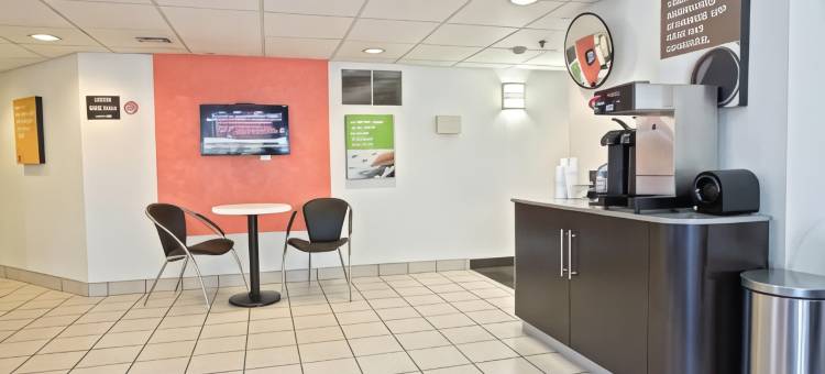 东布朗士维克6汽车酒店(Motel 6 East Brunswick, NJ)图片