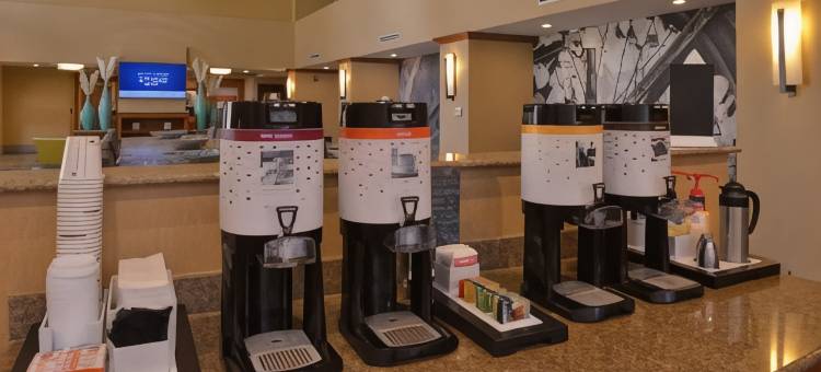 贝克斯菲尔德北机场欢朋套房酒店(Hampton Inn & Suites Bakersfield North-Airport)图片