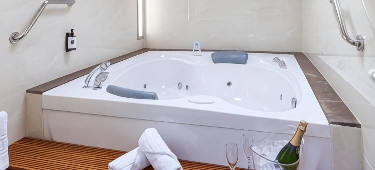 马西亚阿尔法罗斯酒店(Hotel Macià Alfaros)图片