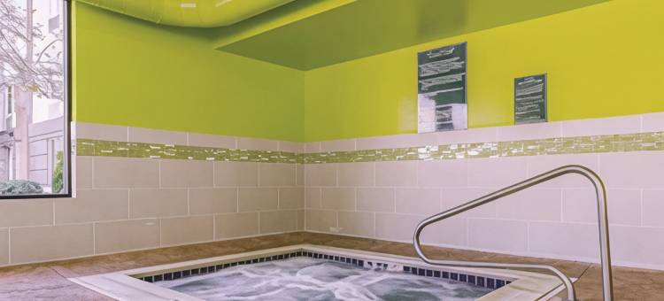 克利夫兰机场西拉昆塔温德姆套房酒店(La Quinta Inn & Suites by Wyndham Cleveland Airport West)图片