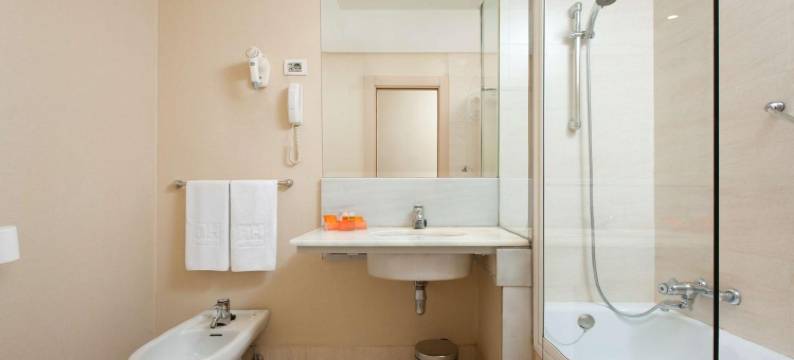 NH德乌斯托酒店(NH Bilbao Deusto)图片