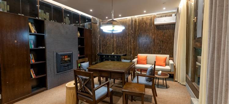 夜泊楠山酒店(绵阳南山中学南郊机场店)图片