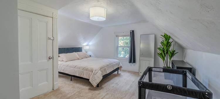Cozy 4BR Home by Tufts w/ Subway Access to Downtown, MIT, Harvard + Free Parking图片