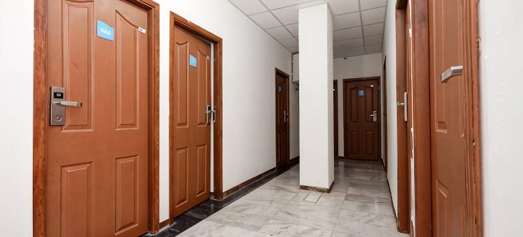 三宝垄老城红多兹家庭旅馆(RedDoorz Near Kota Lama Semarang)图片