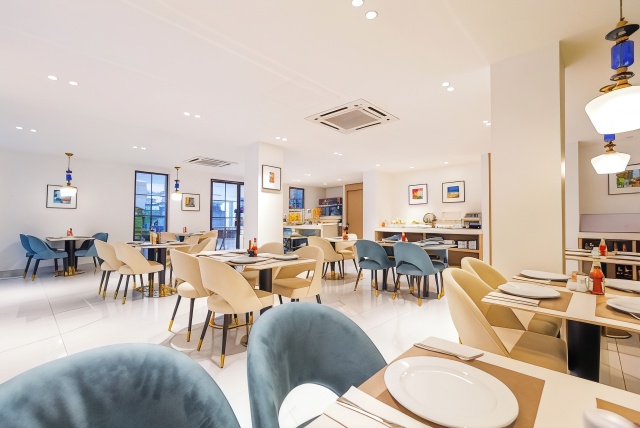 The One Bay BreezeOver view