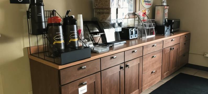 雷德菲尔德速8酒店(Super 8 by Wyndham Redfield)图片