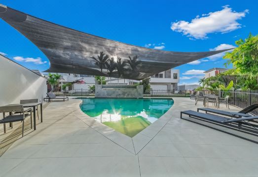 Peninsula Airlie BeachHotel Overview